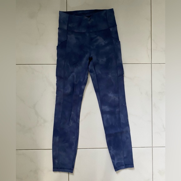 Lululemon - Invigorate 25” - size 4 - Picture 6 of 6